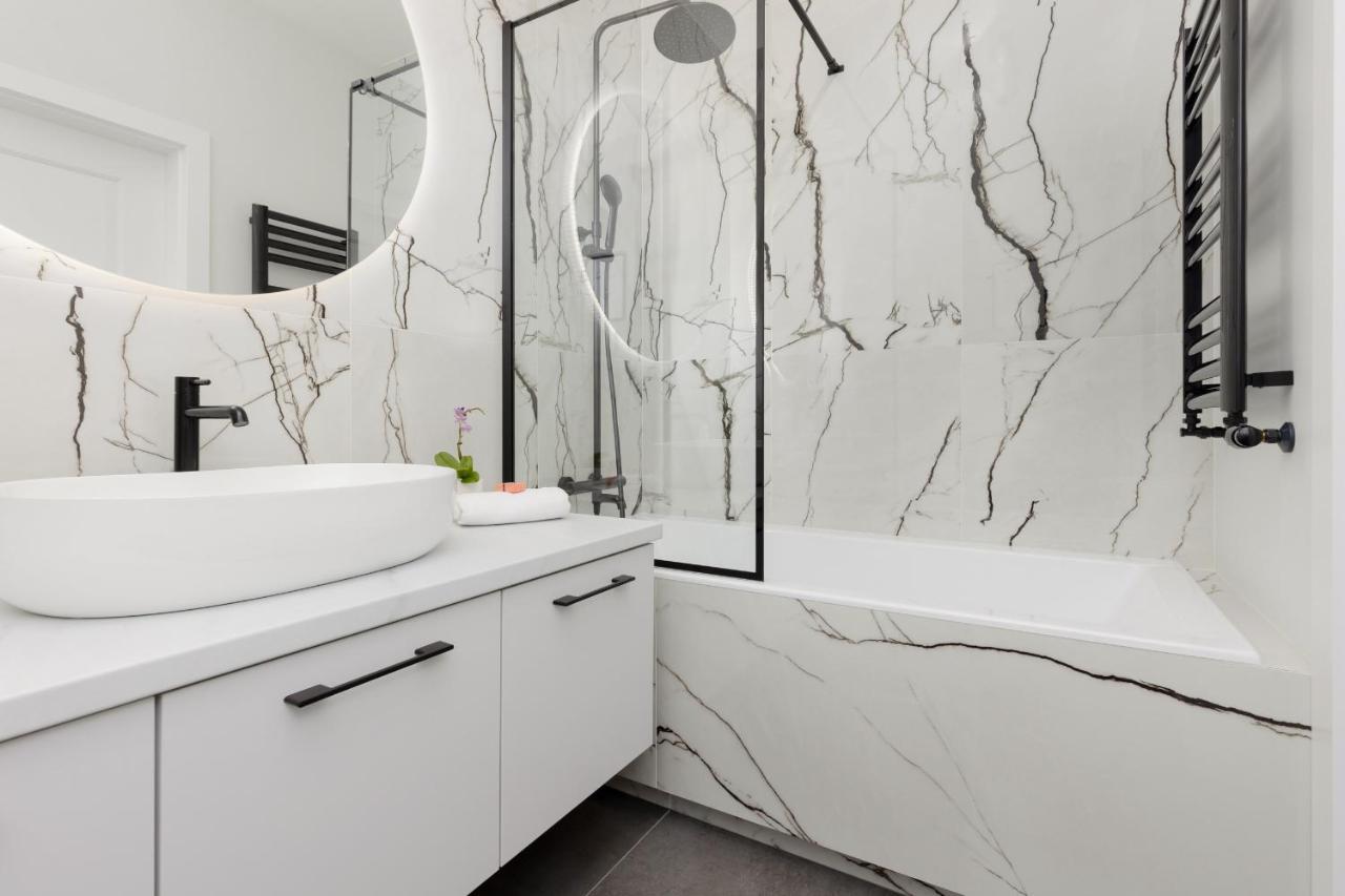Apartment Stylish With Parking By Renters Prestige *