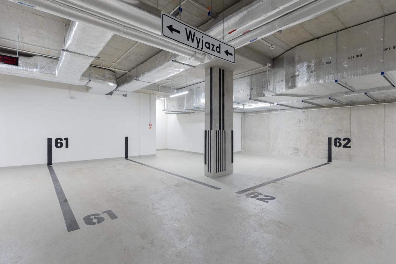 Stylish With Parking By Renters Prestige Apartment Warsaw