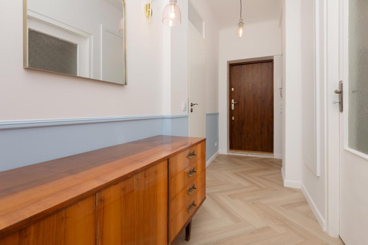 Art Deco Old Town By Renters Apartament