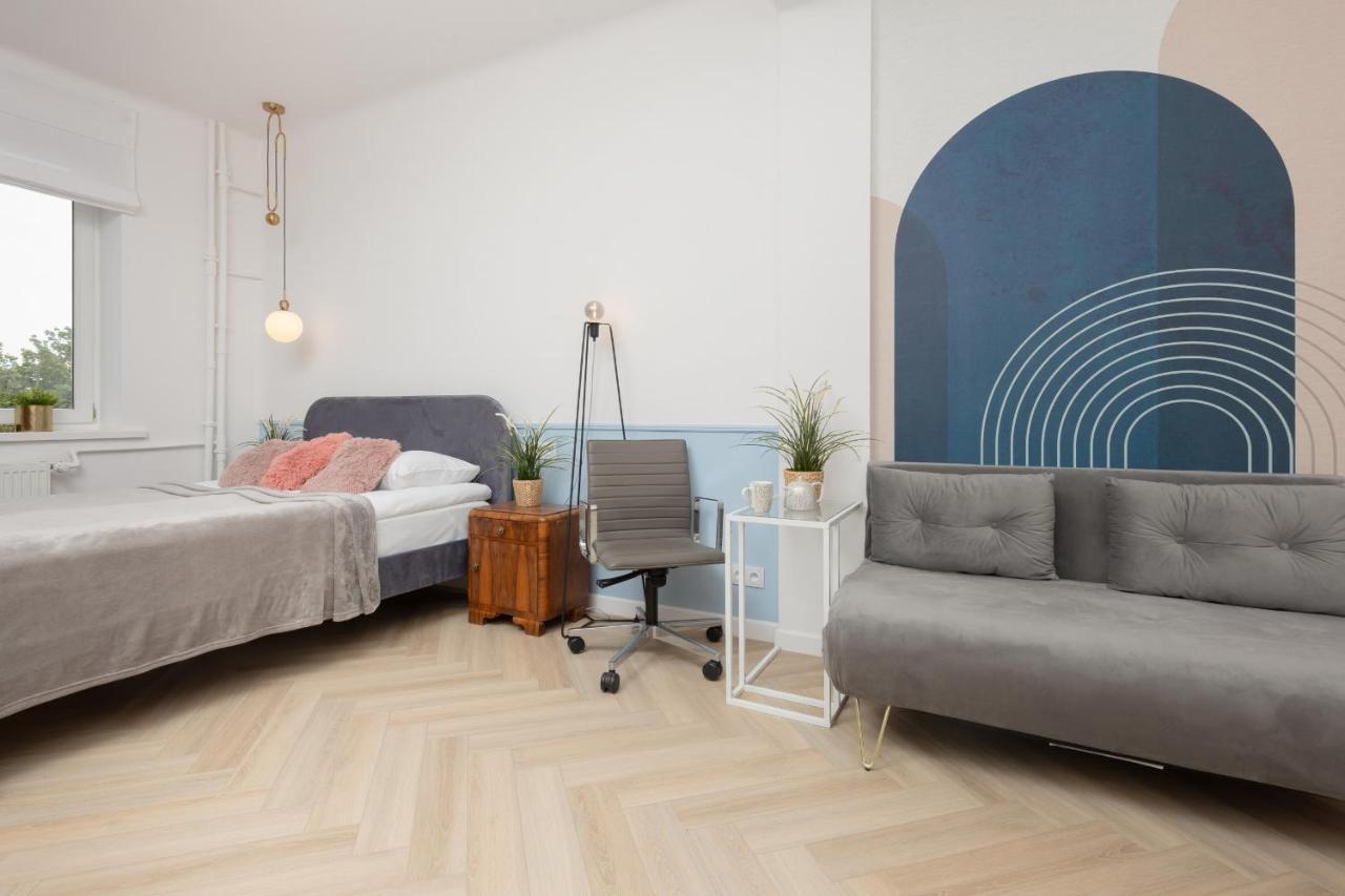 Art Deco Old Town By Renters Apartament *
