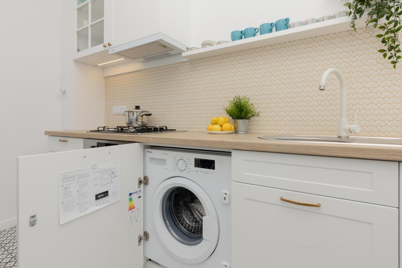 Art Deco Old Town By Renters Apartament *