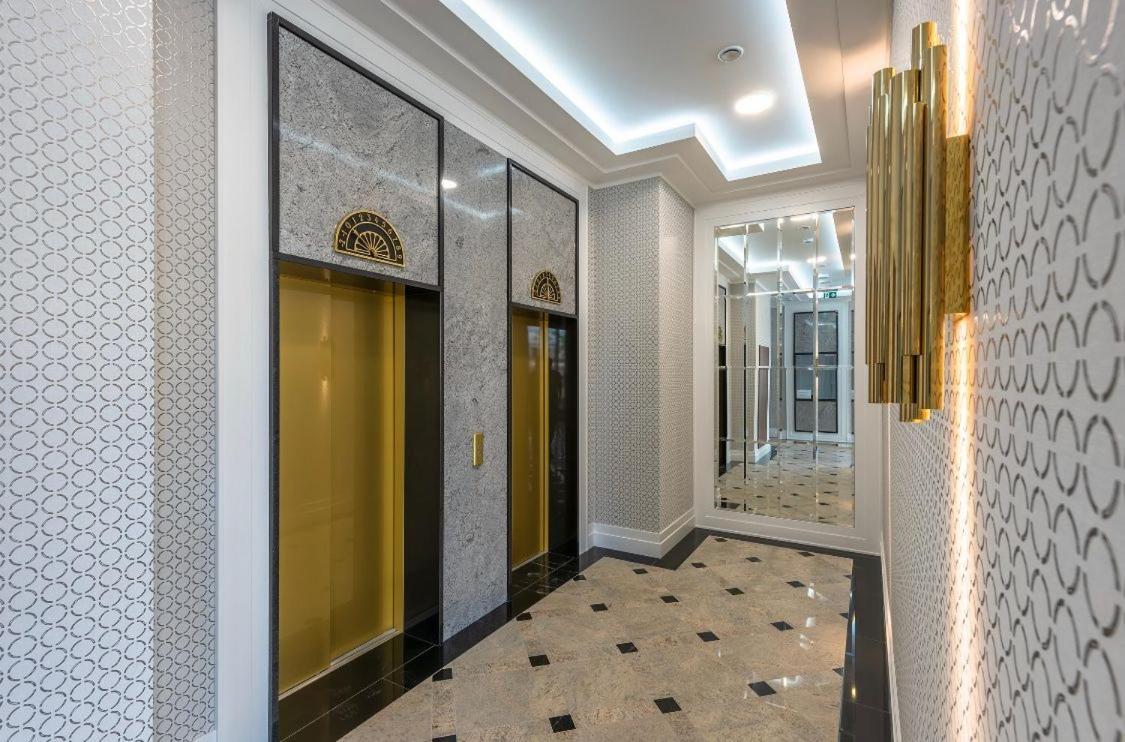 Modern With Gym,terrace And Great Location *