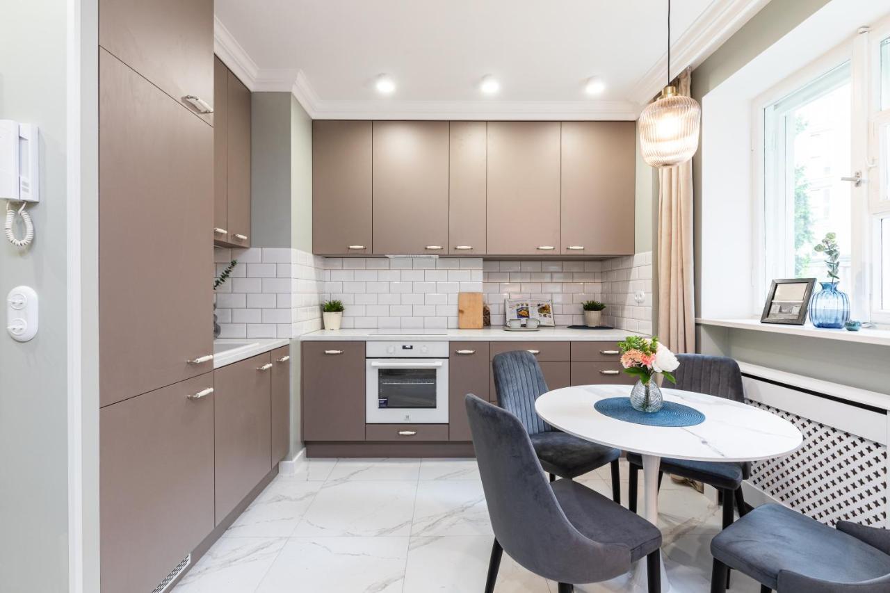 Apartament Superapart Wojska Polskiego, Serene Urban Retreat With Skyline Views *
