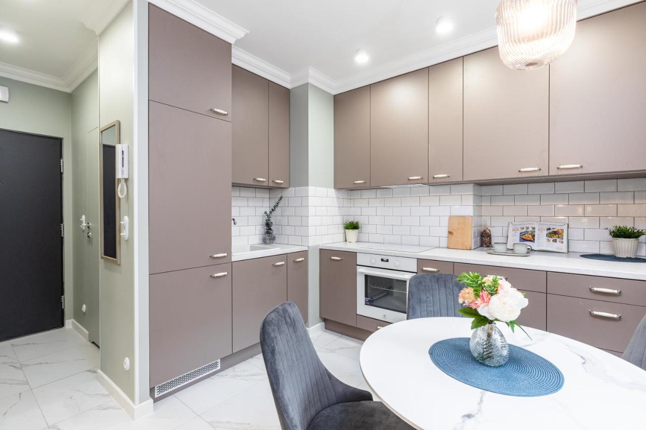 Apartament Superapart Wojska Polskiego, Serene Urban Retreat With Skyline Views Warszawa