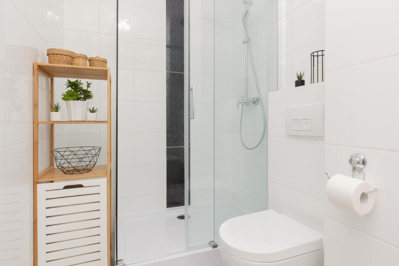 Cozy With Parking Bakalarska By Renters Apartment