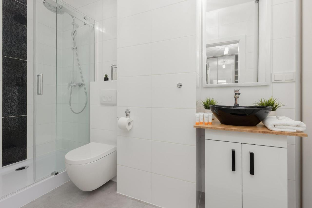 Cozy With Parking Bakalarska By Renters * Warsaw