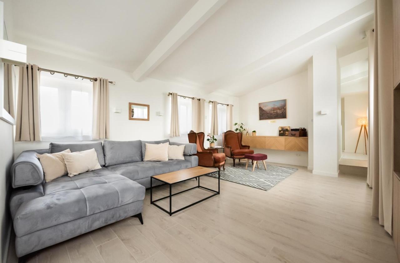 Krolewska Luxury * Warsaw