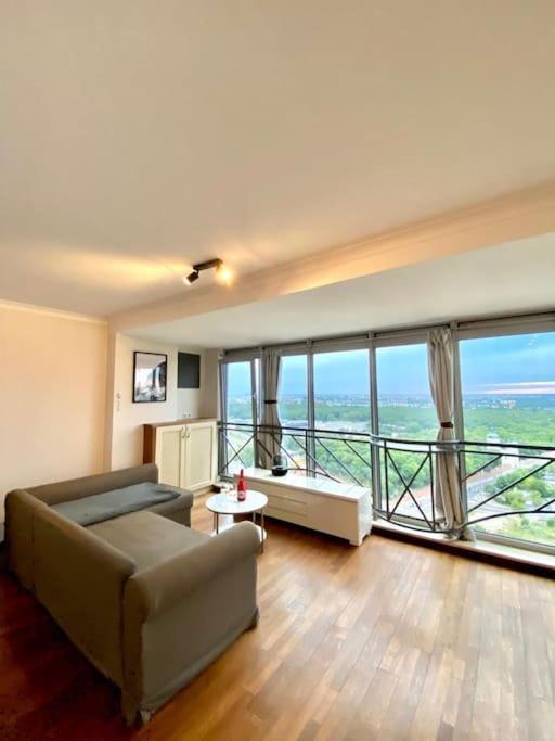 Skyline View, Loft With Parking Space Apartment Warsaw