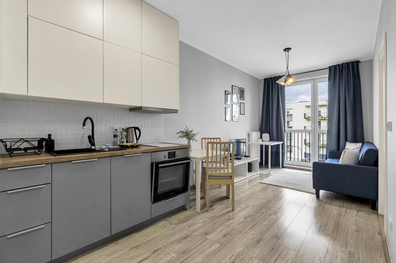 Wlochy Klinkierowa Comfort Apartment *