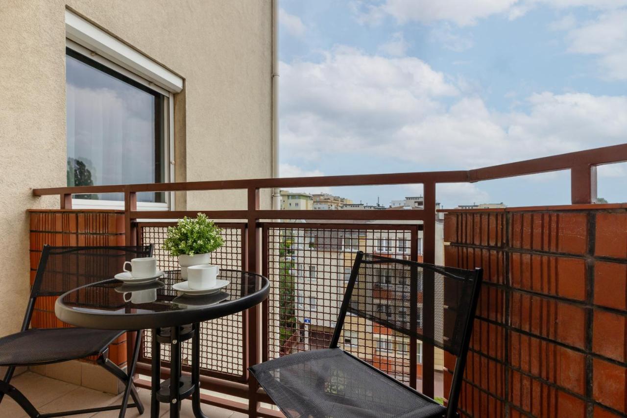 Apartment Cozy With Parking In Ursus By Renters Warsaw