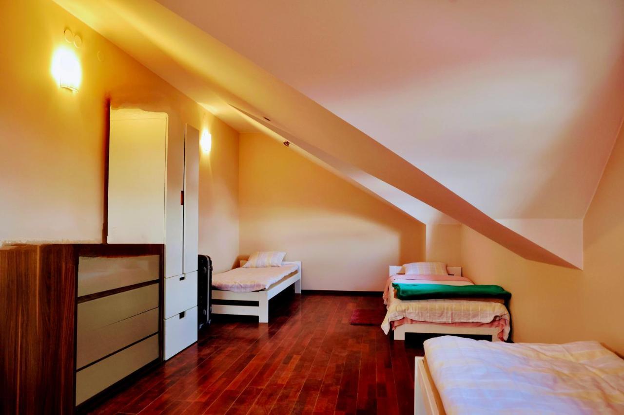 Hostel Krasnowolska Airport - Self Check-in *