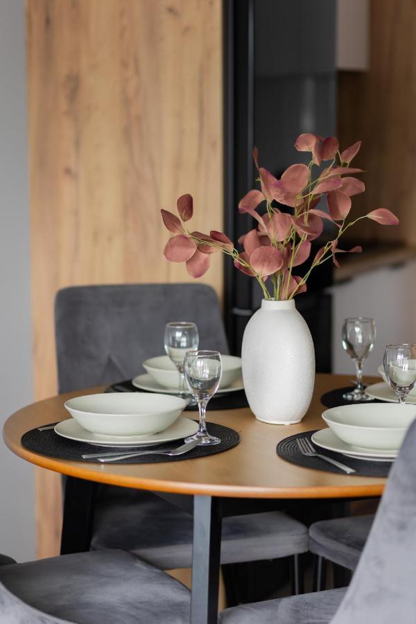 Modern Praga With Parking Near The Zoo By Renters Apartment