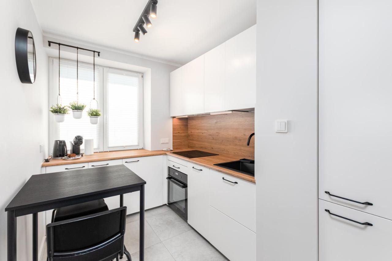 Pl. Dabrowskiego 12 By Homeprime Apartment