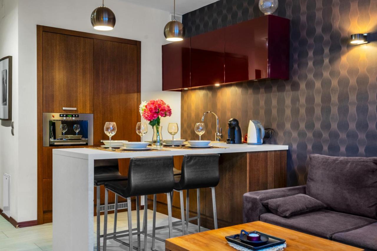 Atelier - Central, Parking, Metro Nearby - By Rentujemy