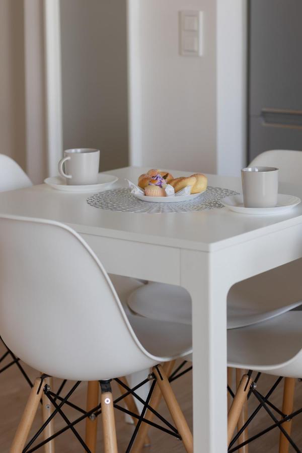 Apartment Beautiful With Parking Grzybowska By Renters