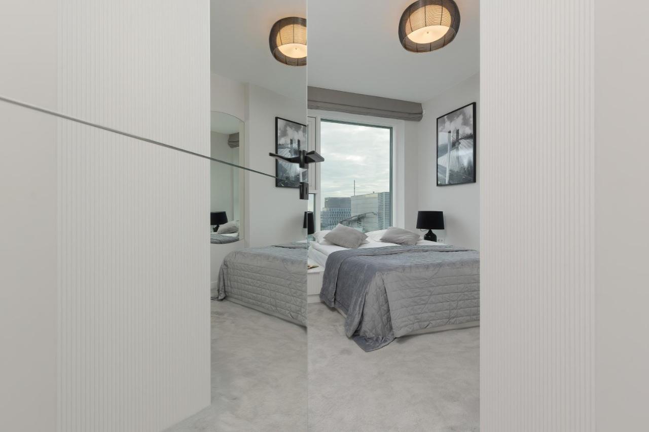Luxurious Unique Tower With Skyline By Renters Prestige * Warschau