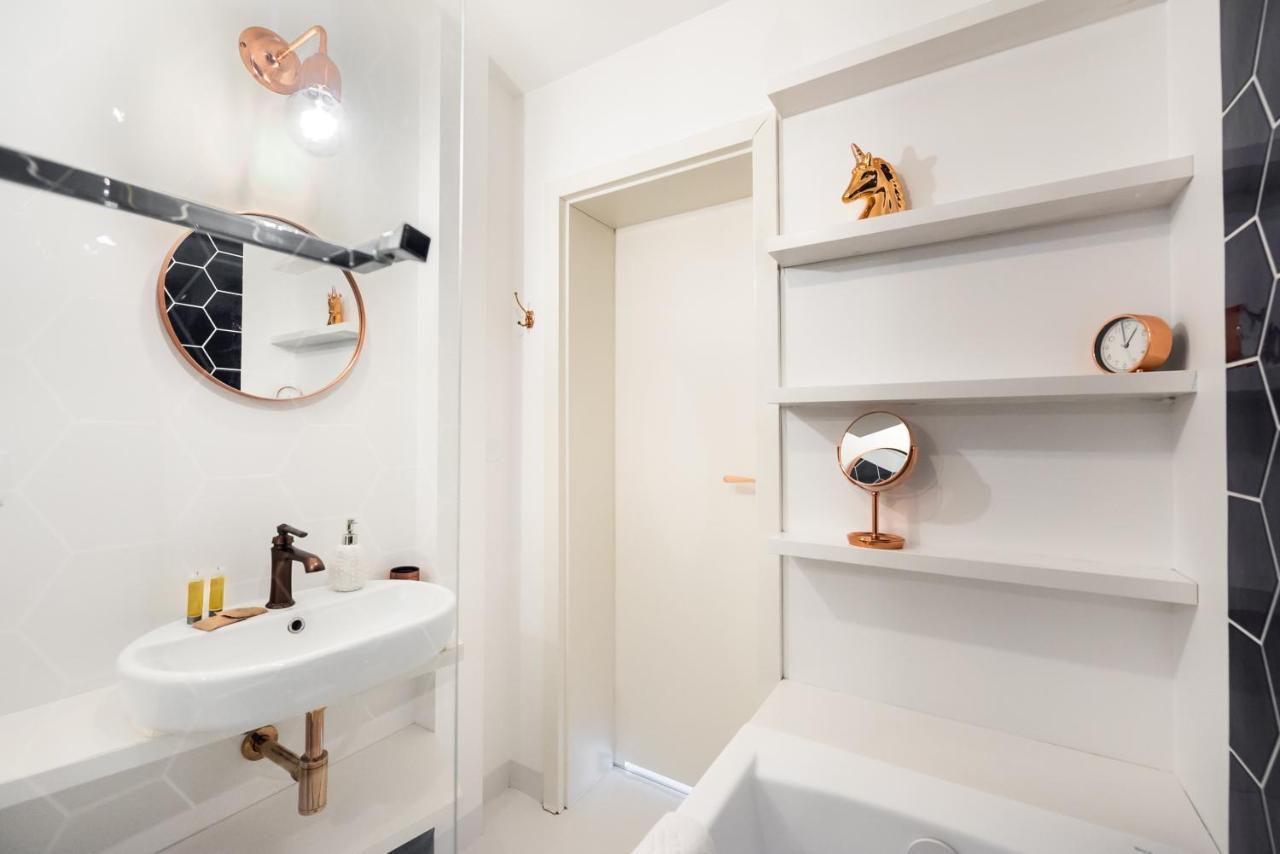 Apartment Zlota Blue Modern Warsaw