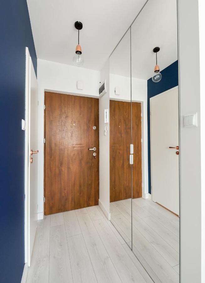 Zlota Blue Modern Apartment Warsaw