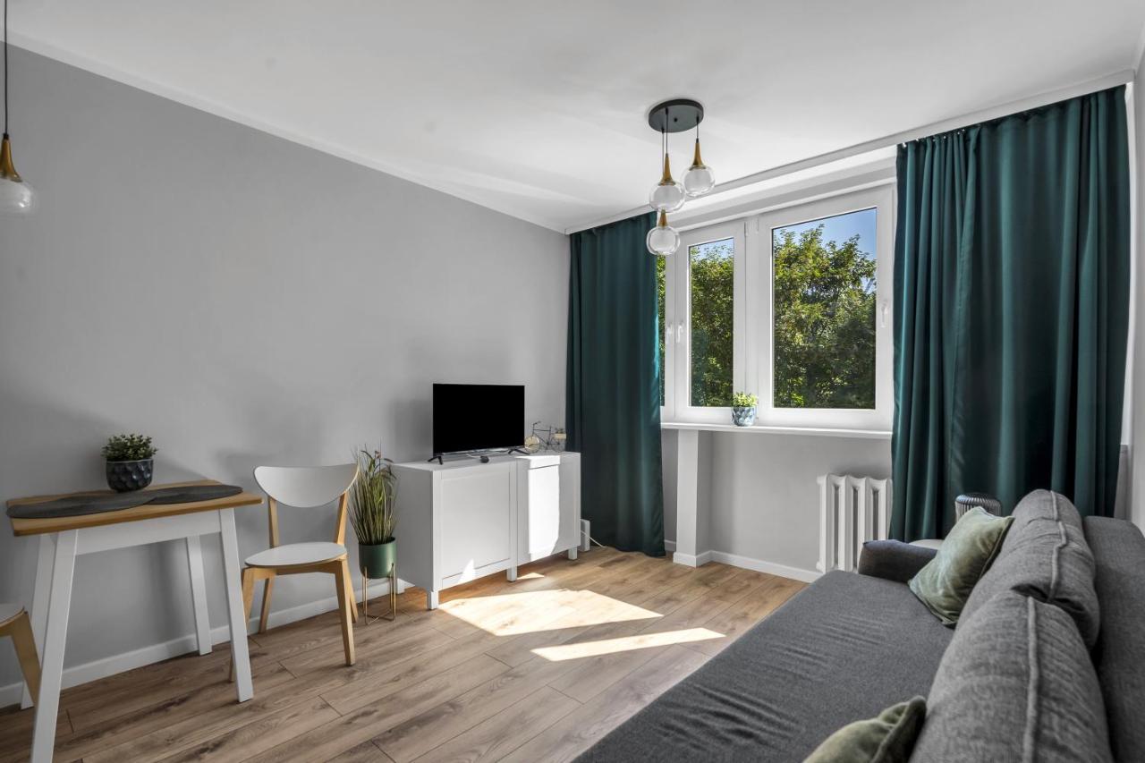 City Center Studio - Park, Subway Nearby - By Rentujemy Apartment