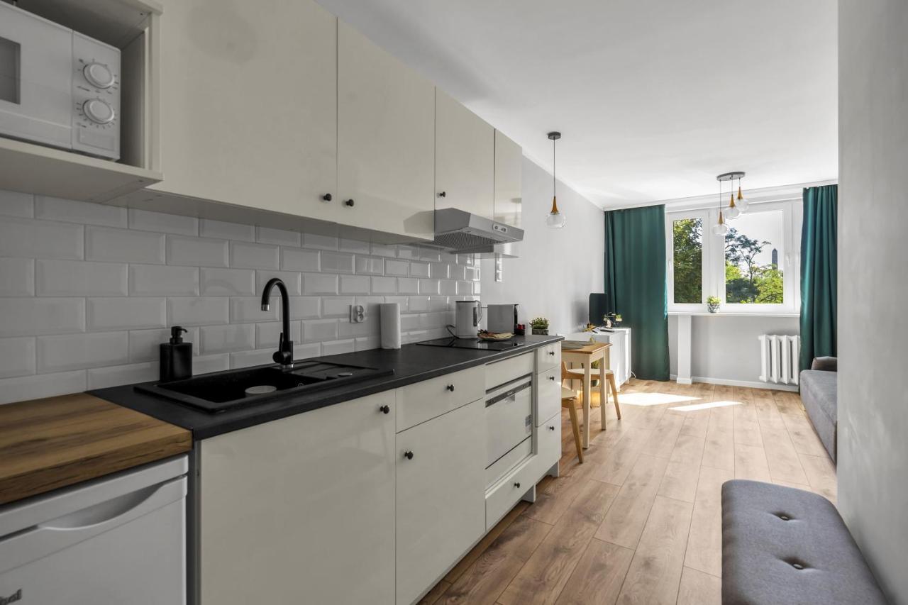 City Center Studio - Park, Subway Nearby - By Rentujemy Apartment *