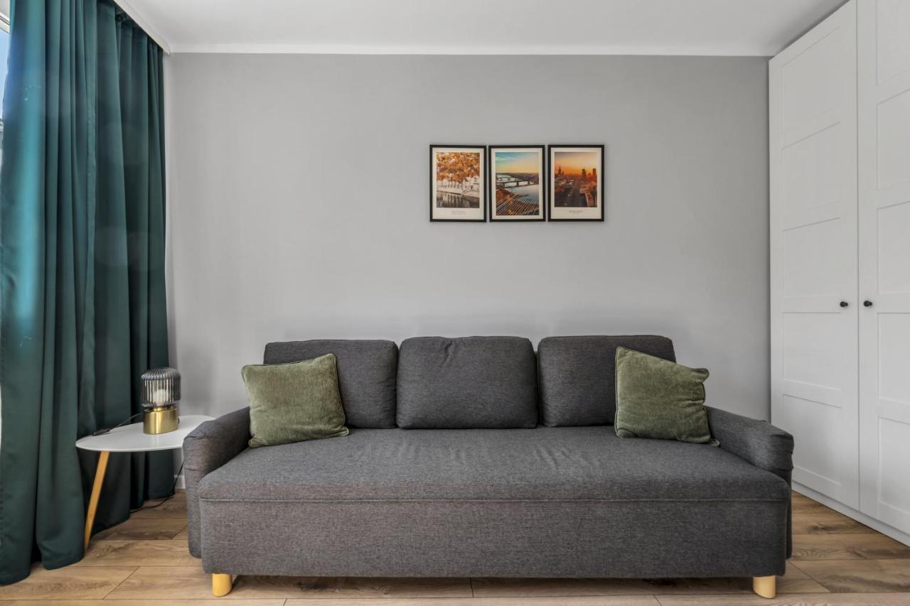 City Center Studio - Park, Subway Nearby - By Rentujemy Apartment *