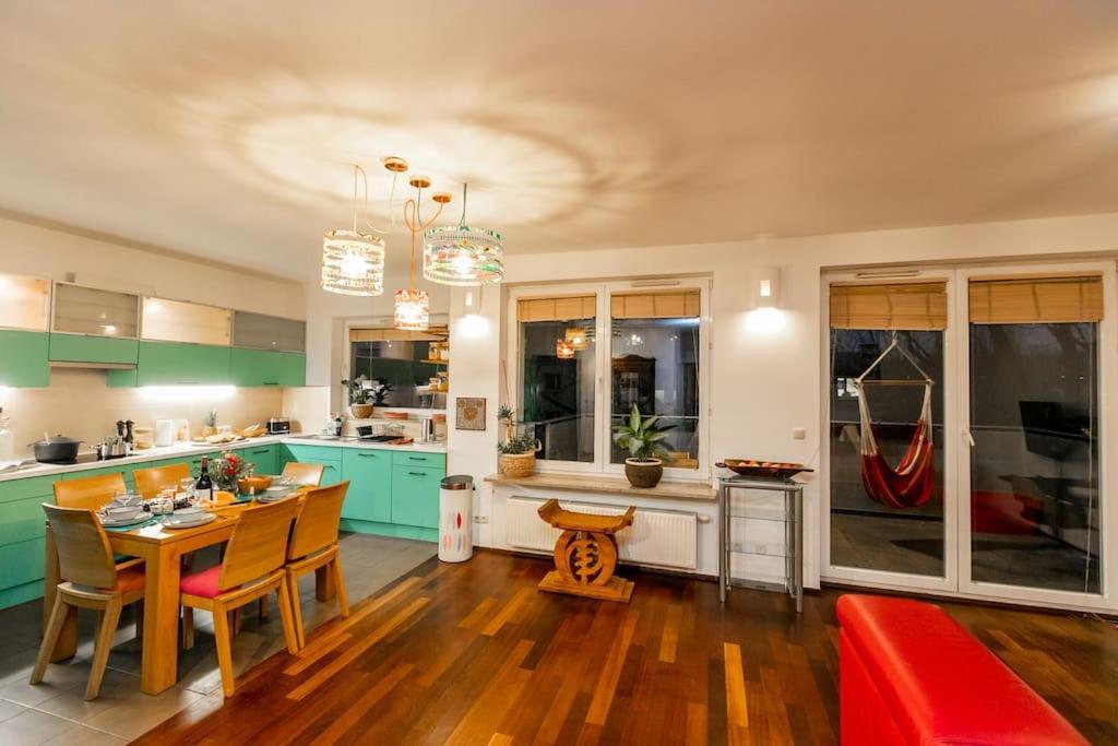 Apartment Stunning Apartment. Garage. Security. Mokotow Area
