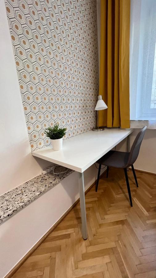 Krucza Hostel *