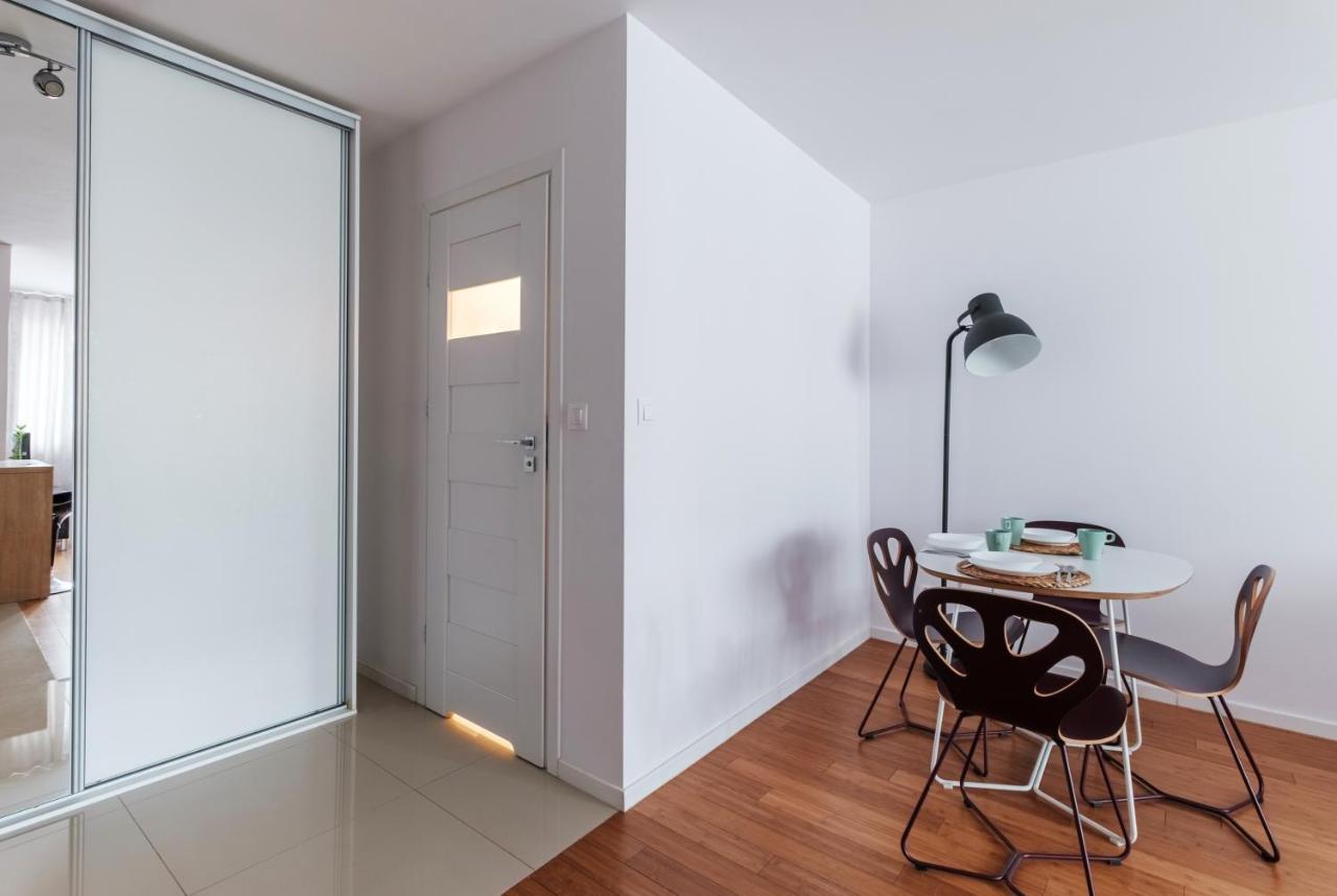 Apartment Inside Solec Ii