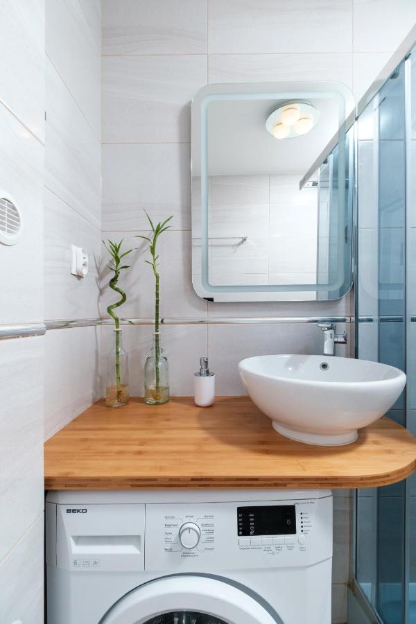 Apartment Inside Solec Ii *
