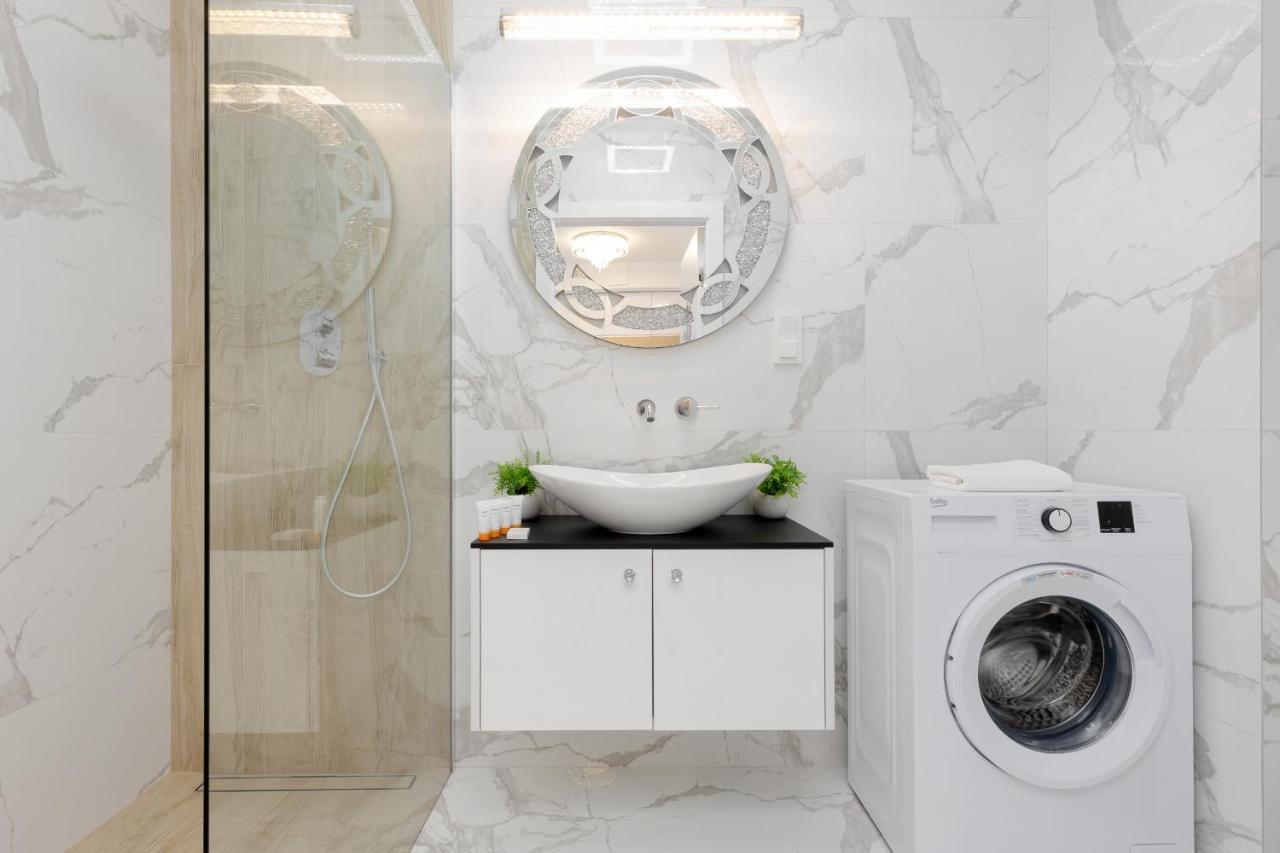 Sarmacka With Gym, Sauna And Parking By Renters Warsaw