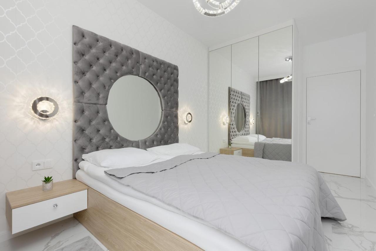 Apartment Sarmacka With Gym, Sauna And Parking By Renters