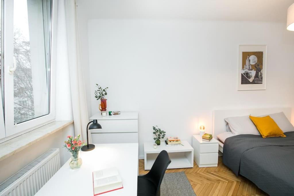 Cozy, Fully Equipped In Mokotow District