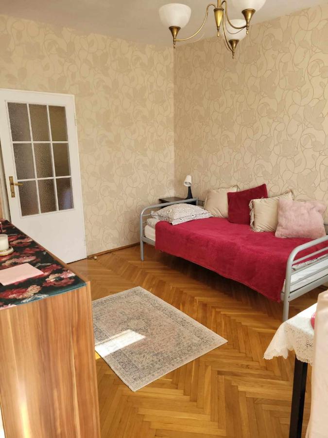 Apartament Zlota 67 *
