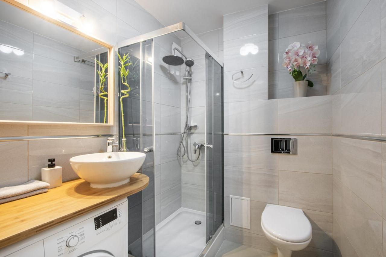 Inside Solec Ii Apartment *