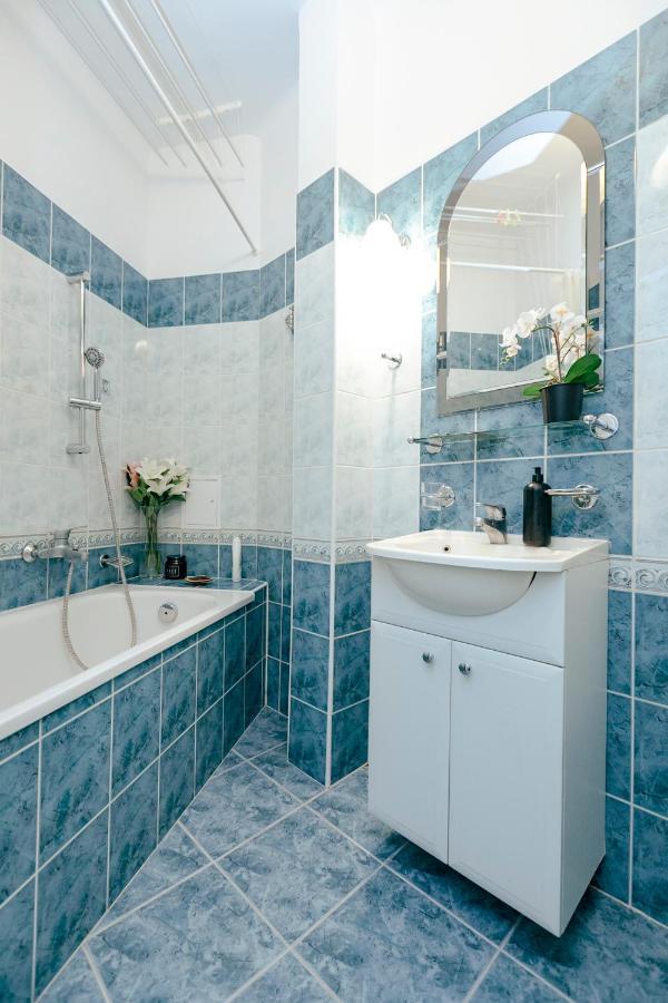 Apartment Wilcza 3 Blue - 260 Metrow Od Ambasady - Better Warsaw