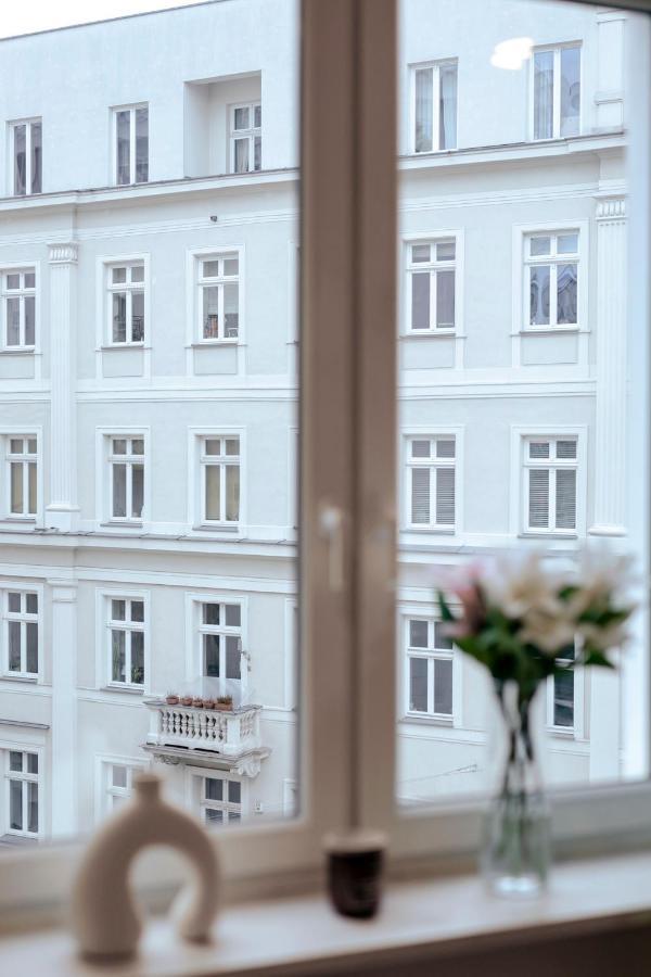 Apartment Wilcza 3 Blue - 260 Metrow Od Ambasady - Better Warsaw