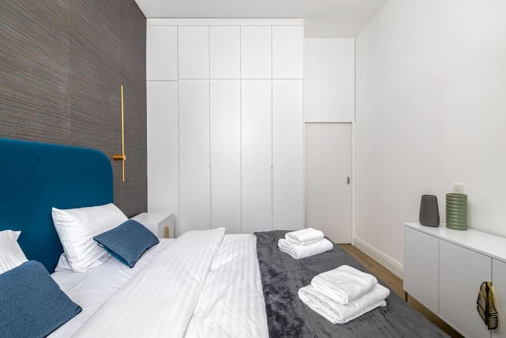 1-bedroom Luxury Near Metro Apartamento