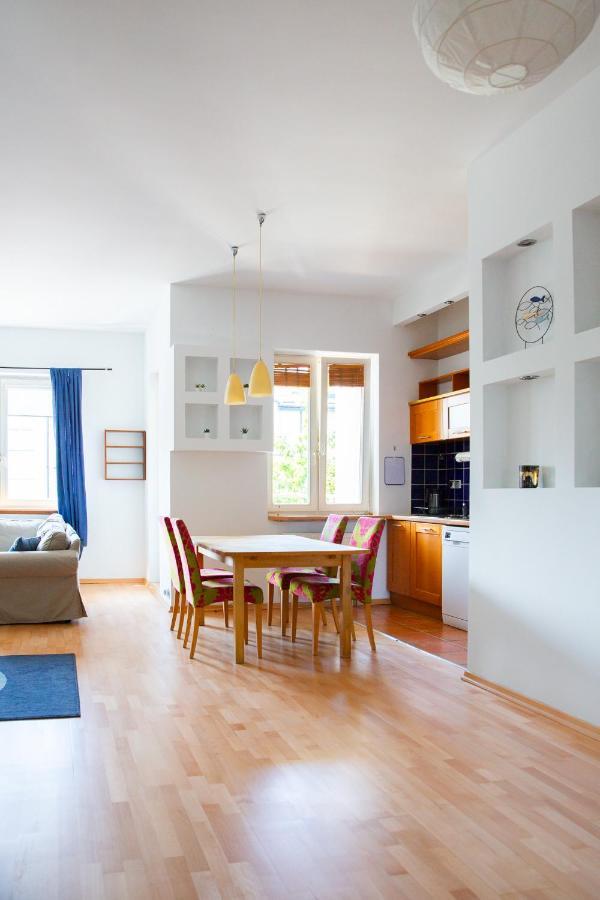 Apartment Apartment Ten *