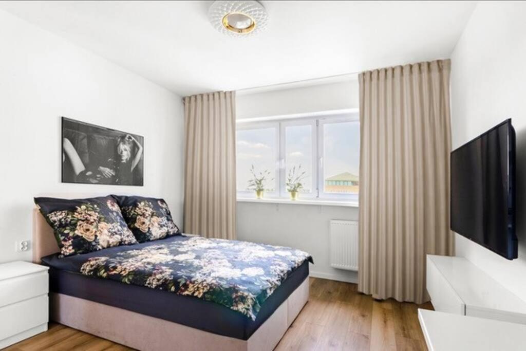 20m2 Studio, Near Chopin Airport, Cozy And Quite Apartament Warszawa