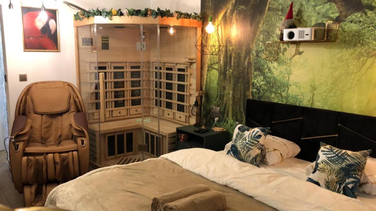 Apartamento Wola Wyjatkowe: Luxe With Jacuzzi, Sauna & Prosecco *