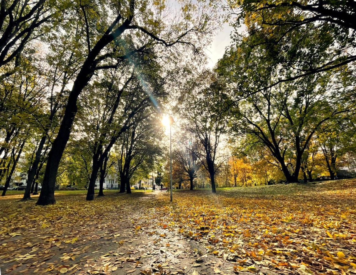 Royal Lazienki. Beautiful By The Park.