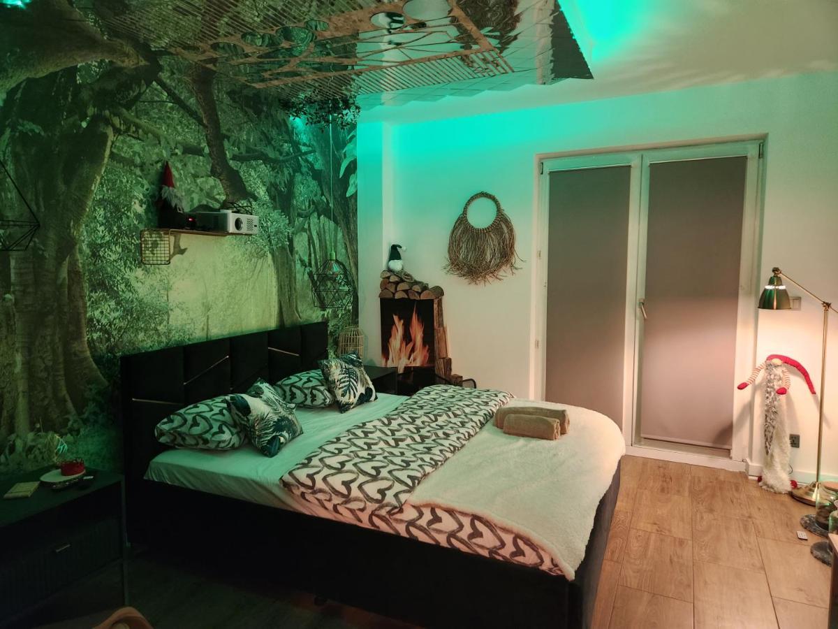 Wola Wyjatkowe: Luxe With Jacuzzi, Sauna & Prosecco Apartamento *