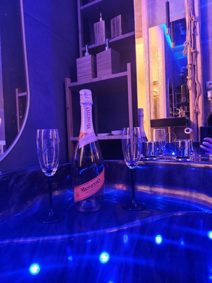 Wola Wyjatkowe: Luxe With Jacuzzi, Sauna & Prosecco * Varsóvia