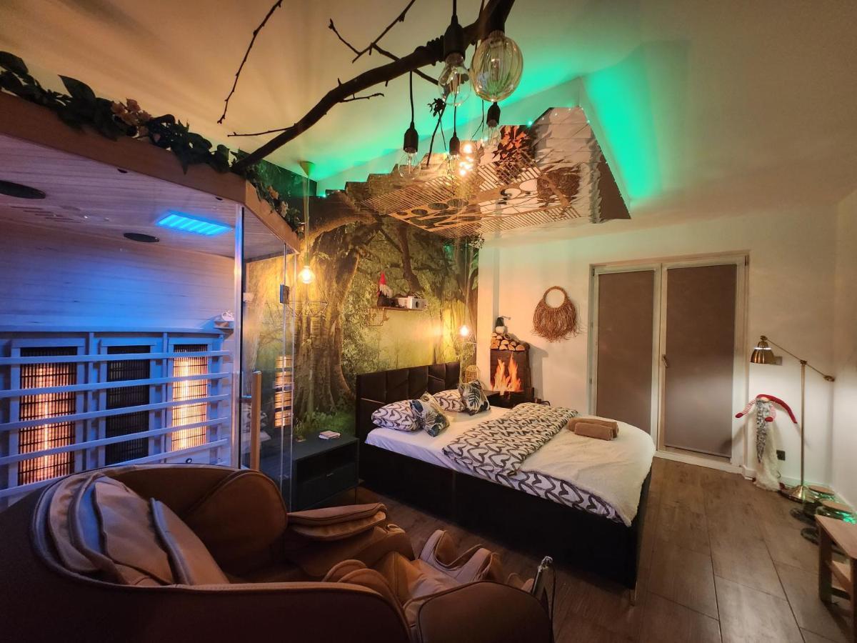 Wola Wyjatkowe: Luxe With Jacuzzi, Sauna & Prosecco *