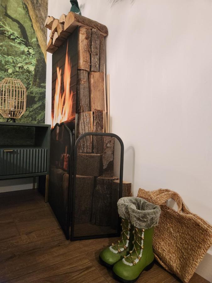 Apartamento Wola Wyjatkowe: Luxe With Jacuzzi, Sauna & Prosecco Varsóvia