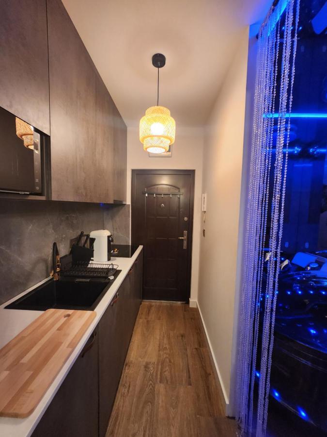 Apartamento Wola Wyjatkowe: Luxe With Jacuzzi, Sauna & Prosecco