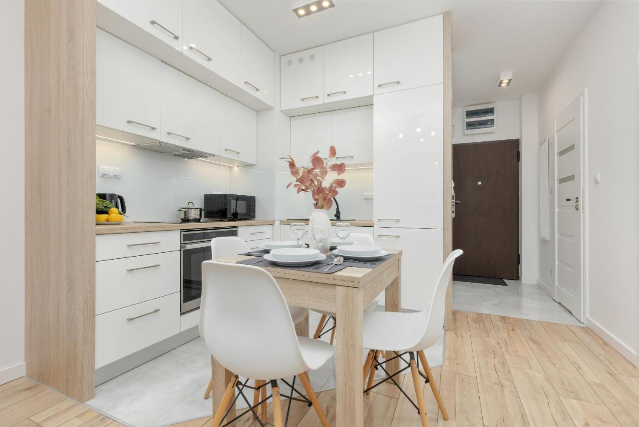 Apartment Chlodna Modern Near The Centre By Renters Warsaw