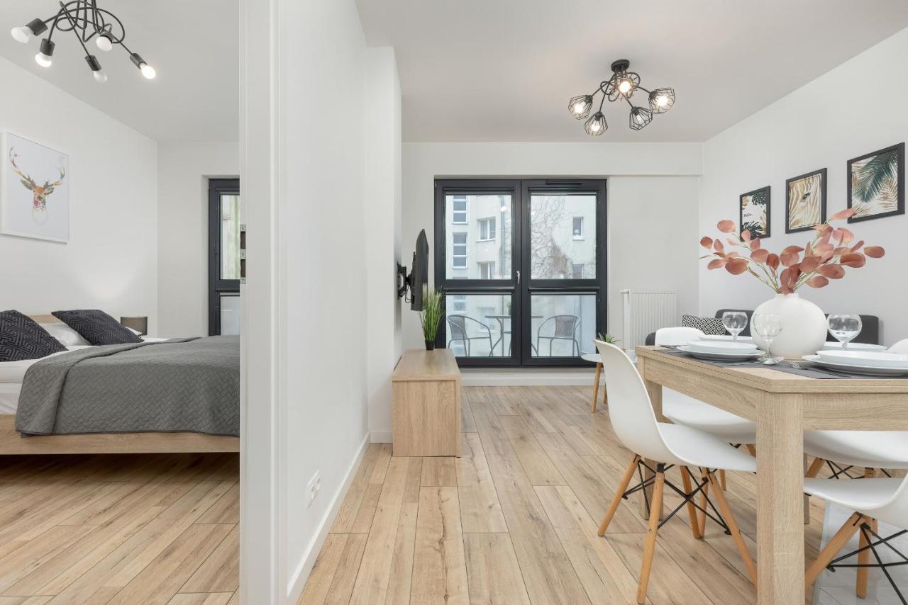 Chlodna Modern Near The Centre By Renters Apartment Warsaw