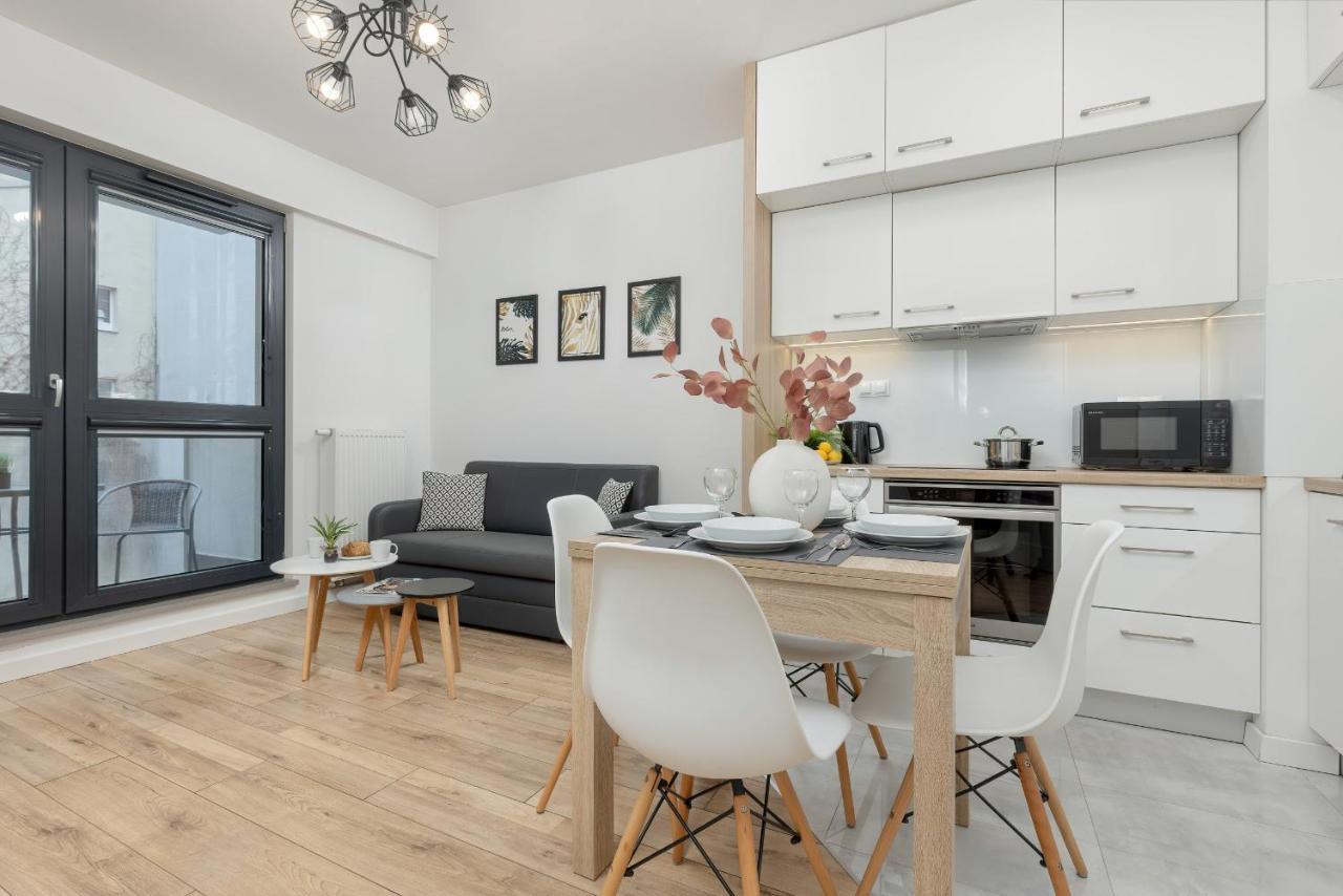 Chlodna Modern Near The Centre By Renters Apartment Warsaw