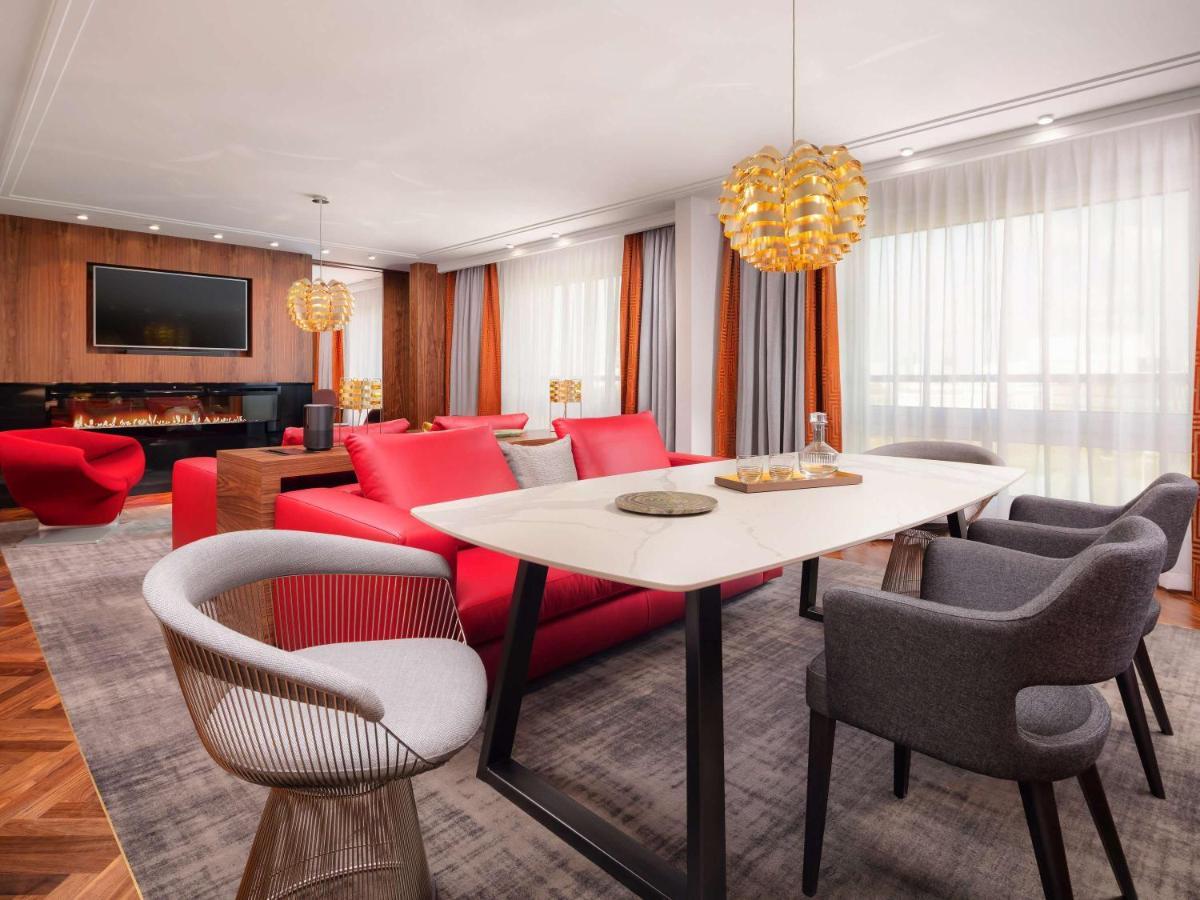 Sofitel Victoria Hotel 5*